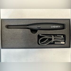 LASHIFY Black Heated Lashicurl with USB Cable
